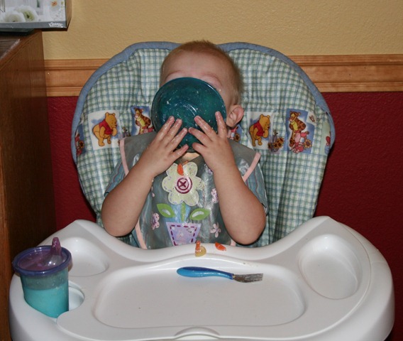 [2011-02-27 Nate eating dinner (3)[4].jpg]