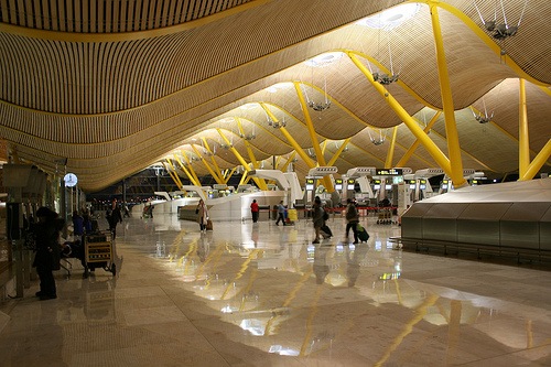 [aeropuertobarajasmadrid[2].jpg]