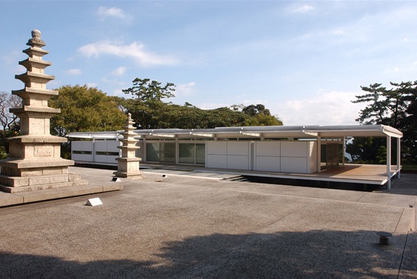 [House-in-Japan-Tokyo-Japan-norman-foster-obras-arquitectura-contemporanea-neo-arquitectura[5].jpg]