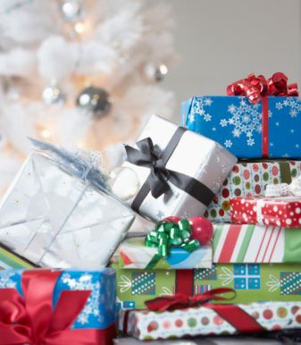 [christmas_gift_giving[3].jpg]