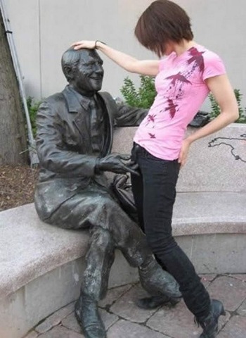 [nsfw-monuments02[19].jpg]