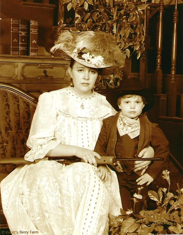 [Alissa and Russell Knotts alt[4].jpg]