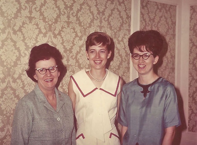 [Mom, me and Sue[2].jpg]