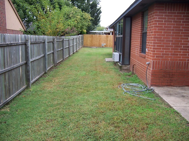 [501 Starbrook Court 008[2].jpg]