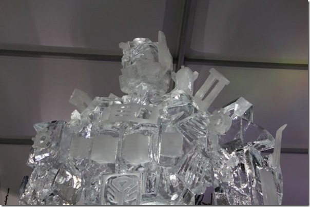 Escultura de gelo do Optimus Prime (2)
