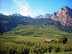 La vallée du Rhône version suisse est absolument magnifique. Vigne et arbres fruitiers s'y étendent à perte de vue...
