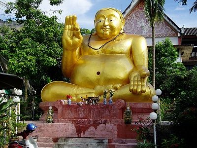 チェンラーイの愉快な仏像