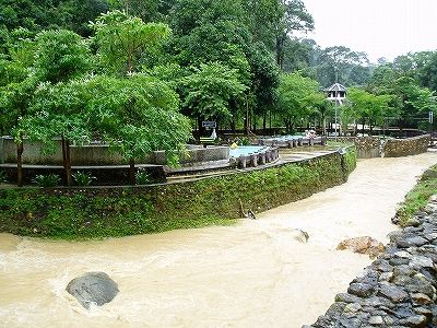 川沿いの温泉－ラノーン・タイ