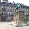 DSC03384.JPG - 4.07. Kopenhaga - pomnika Christiana IX