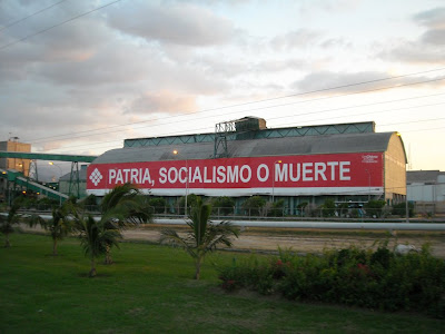 usine chimique pres de Chichiriviche - La muerte... des coraux