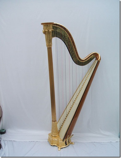 French Basketeer: Cupid's Instrument of Choice?