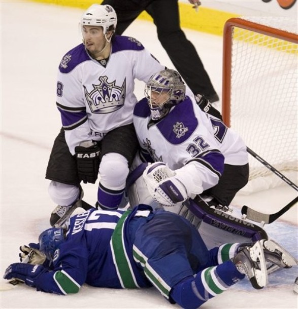 canucks_april15_game1.jpg