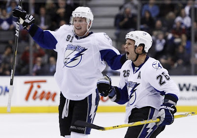 lightning_nov30_leafs2.jpg