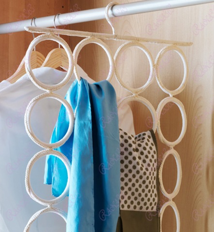 [bedroom-decorating-ideas-hanger-460-a[4].jpg]