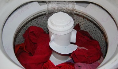 washing-machine-wash-cold-water-red-clothes-photo