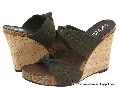 Brown footwear:M493-85483