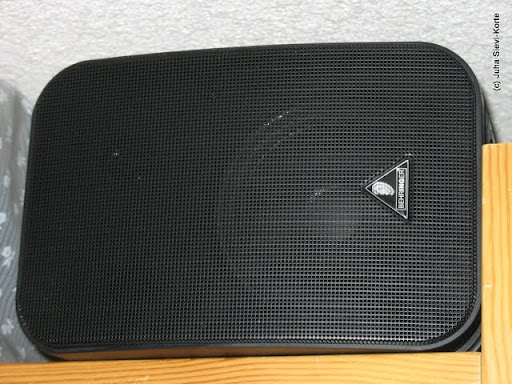 Behringer monitor