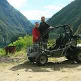 One great similarity between Colombians and Ecuadorians is their inability to understand photo directions. Still, one similarity between Lynette and I is our inability to speak anything but the most basic Spanish.