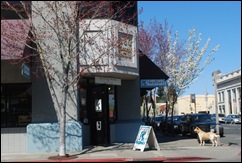 many rivers books and tea