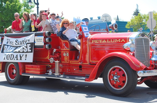 [firetruck[5].jpg]