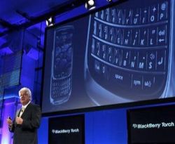 BlackBerry-Torch blackberry torch BlackBerry Torch, not yet ready to beat iPhone