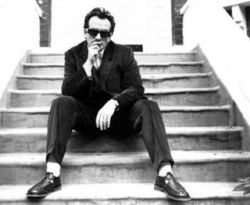 Elvis Elvis Costello promote his new album via the Internet