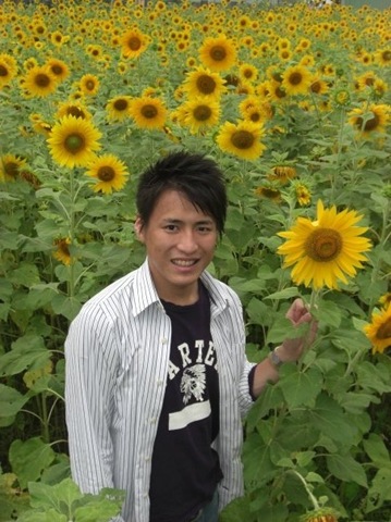 [Yoshi with Sunflower[5].jpg]