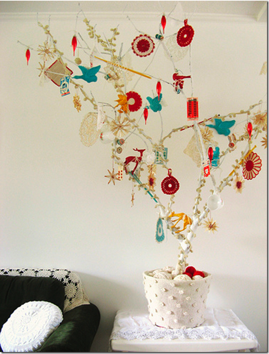 Casa de Valentina - galho de Natal - via Home Sweet Home