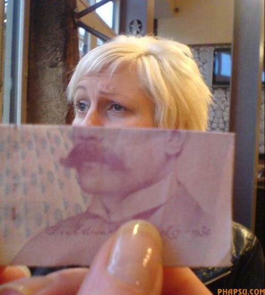 playing_with_money_23.jpg