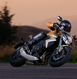 [2010_honda_cb1000r_4[8].jpg]