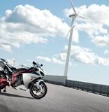 [2009-YZF-R1-static-05_prv_tcm26-266127[2].jpg]