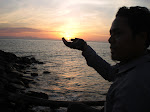 Jika Matahari berada dalam Genggaman (Lokasi : Pantai Padang)