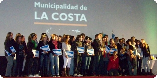 Juan Pablo de Jesús y jóvenes becados en Cine Atlántico en Santa Teresita