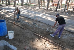 Plaza Manuel Belgrano se llevan adelante tareas en la carpeta de cemento del Skate Park - La Lucila -