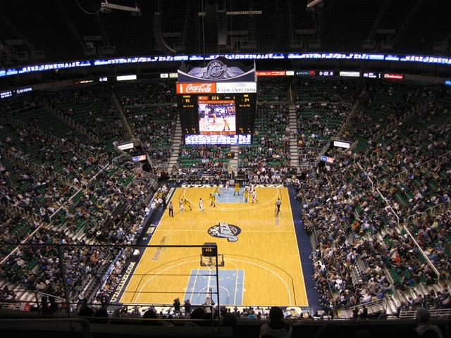 [BYU - SF bball 032[2].jpg]