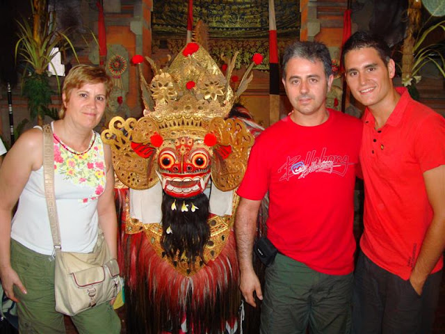 Con KEK Barong