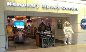 [orlando-airport-NASA-shop-1[2].jpg]