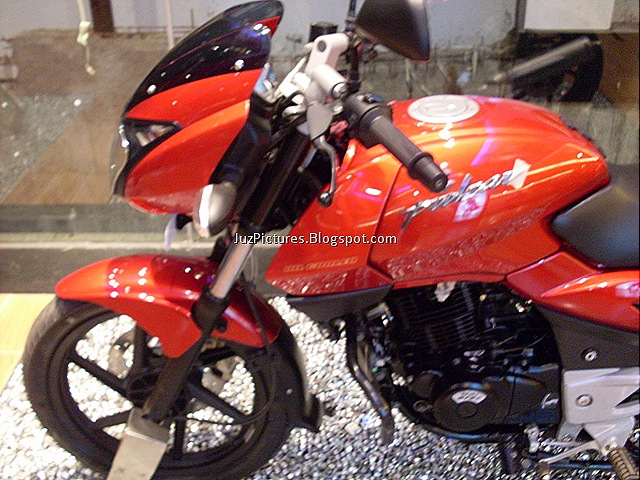 [bajaj-pular-220-s_10[8].jpg]