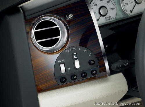[2011-Rolls-Royce-Ghost-19[2].jpg]