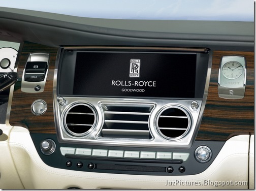 2011-Rolls-Royce-Ghost-20