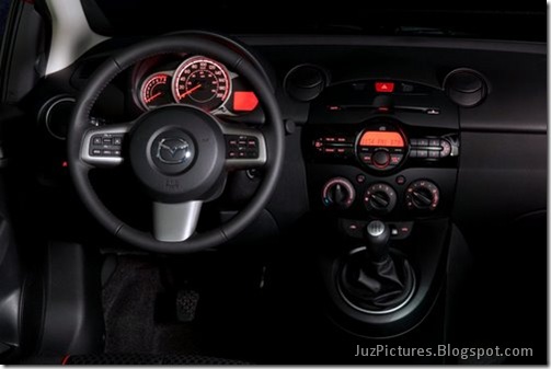 Mazda2-Interior-8