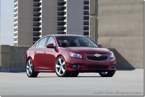 2011-Chevy-Cruze-RS-15