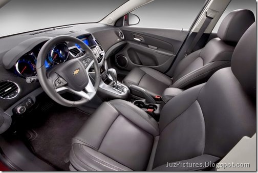 2011-Chevy-Cruze-RS-8