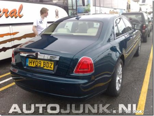 2010-rolls-royce-ghost-rear