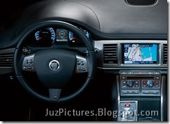 2010-Jaguar-XFR-dashboard
