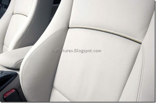 2010-bmw-x1-white-seats
