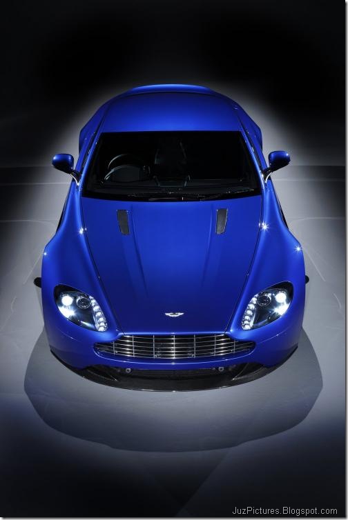 Aston Martin V8 Vantage S 31