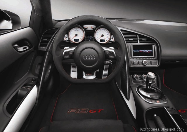 [2011 Audi R8 GT16[2].jpg]