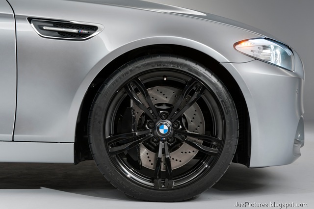 [2012 BMW M5 Concept14[2].jpg]