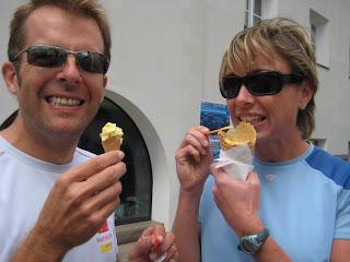 Jeff gets the little cone while Buggy gets the big 'un Jeff gets the little cone while Buggy gets the big 'un